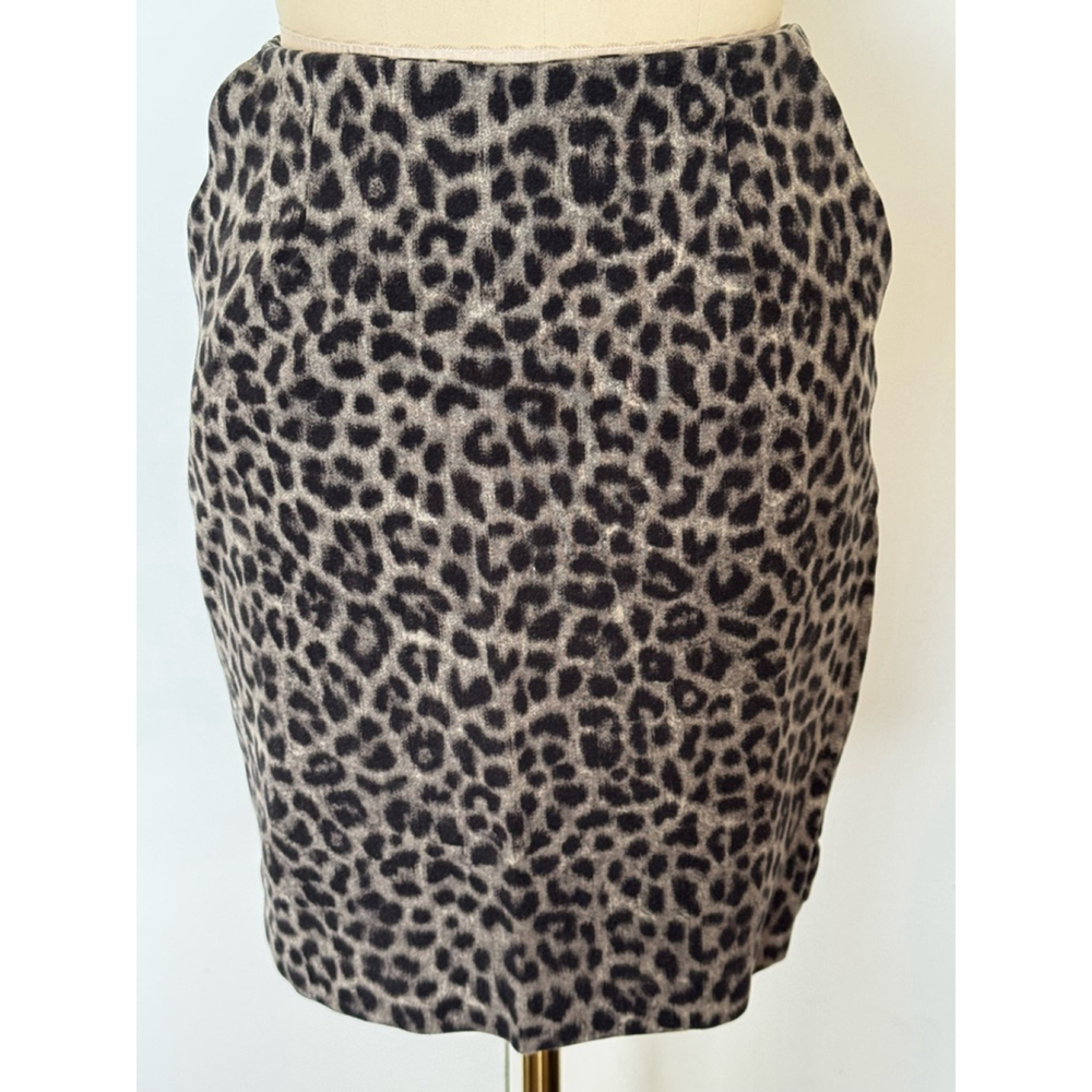 Women's Cabi Skirt Size 6 Brown Leopard Print exposed back zip pockets darts